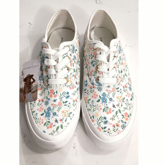 NWT Sincerely Jules White Ditsy Floral lace up casual shoe. Size 8 Womans. Boho - Picture 1 of 8